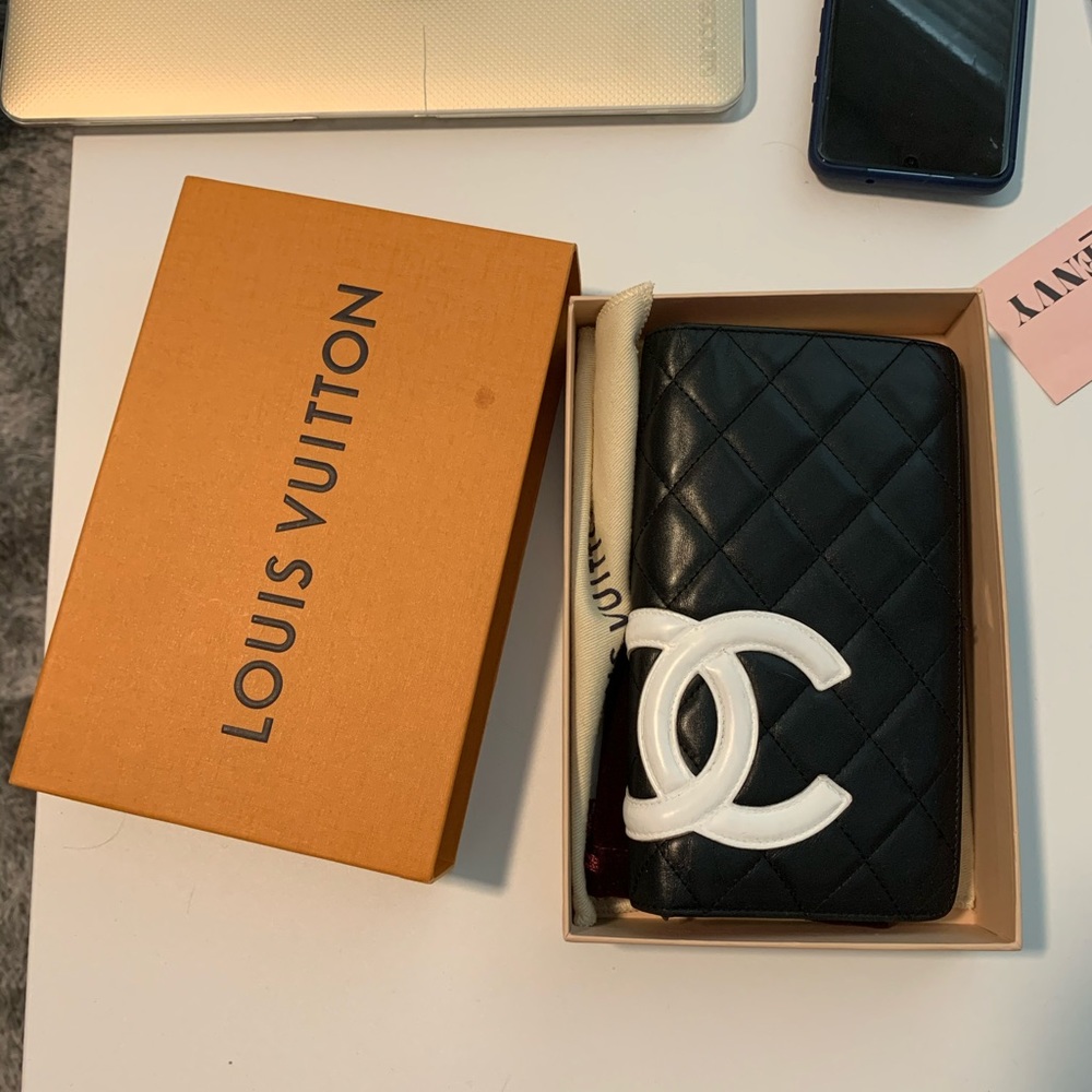 Authentic chanel chained wallet